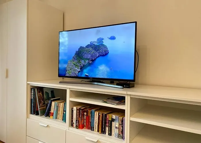 Spacious In A Quiet Neighbourhood + Private Parking * 류블랴나